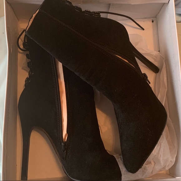 I can’t walk in heels - Picture 1 of 3